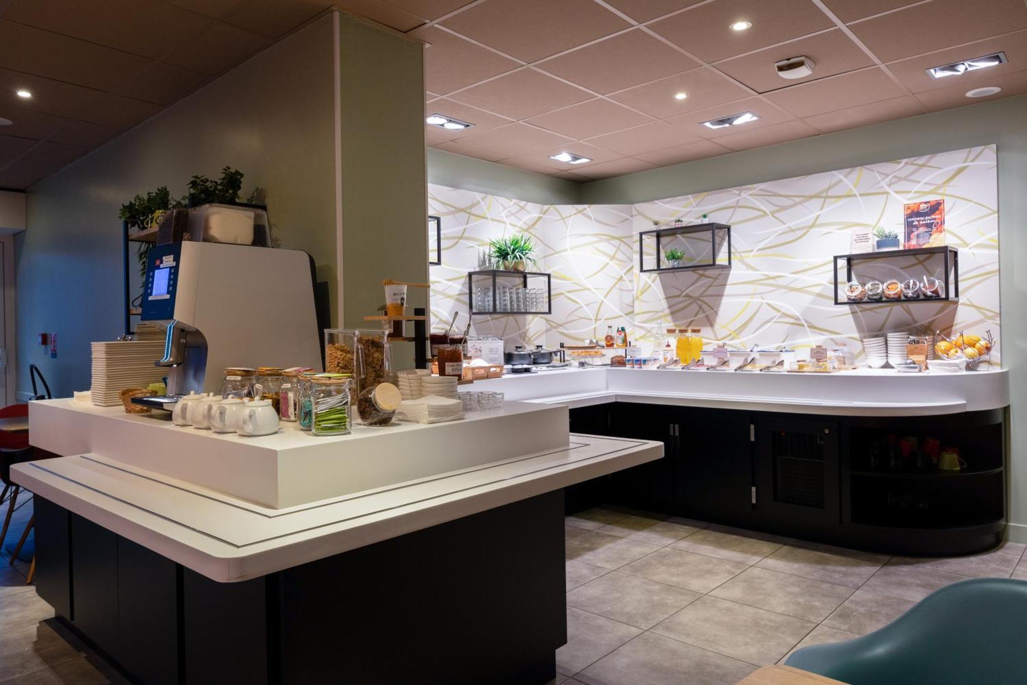 Отель Ibis La Rochelle Centre Historique Экстерьер фото